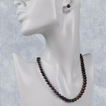 necklace with 6-7mm black pearls