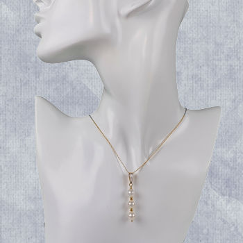 white pearl pendant with 7mm white pearls