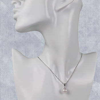 single white pearl pendant necklace